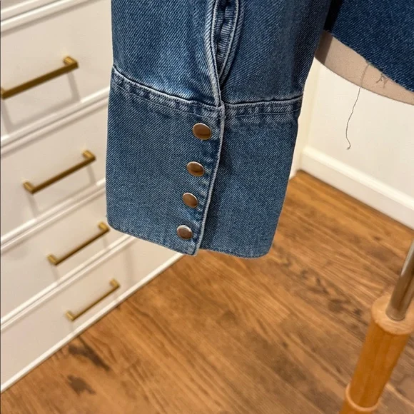 Embellished cropped Denim Jacket, raw hem. Rhinestones - Picture 5 of 10